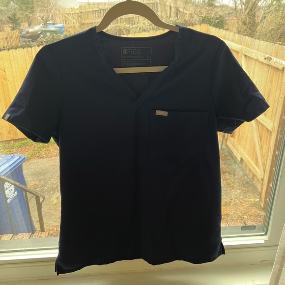 Figs Original Catarina 1 Pocket Scrub Top - Navy - Picture 2 of 4